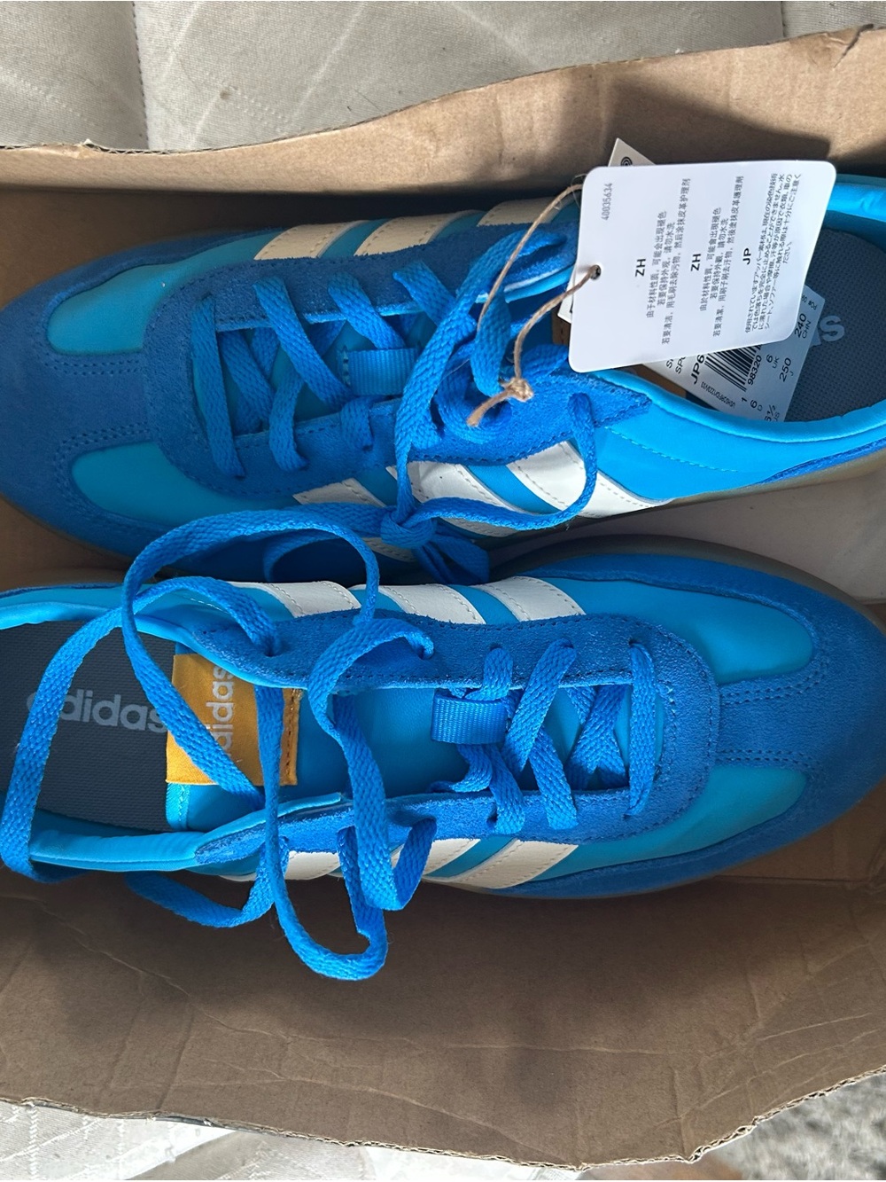 adidas Kids Bright Blue Barreda Decode J sneakers. Size 6.5y